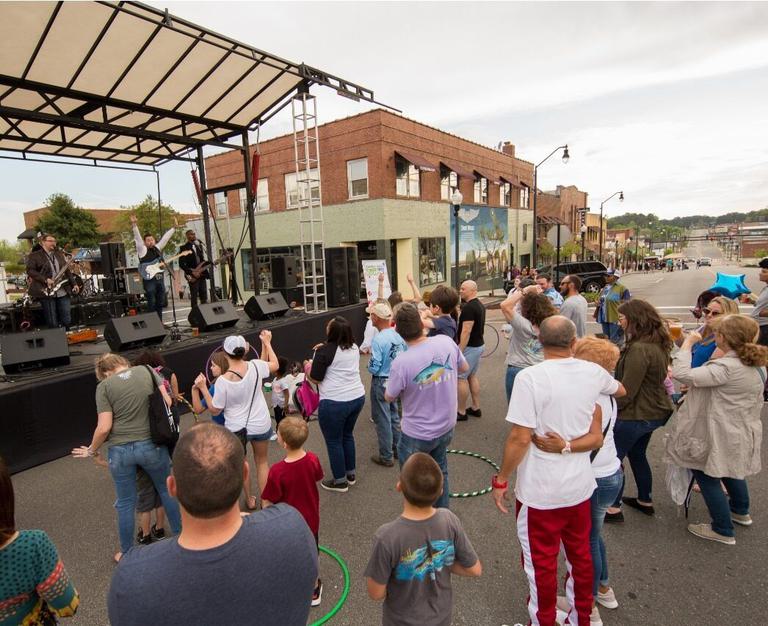 Downtown Alive festival Visit Sanford